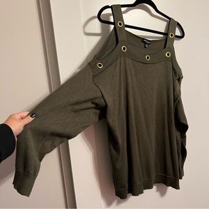 CABLE & GAUGE COLD SHOULDER SWEATER